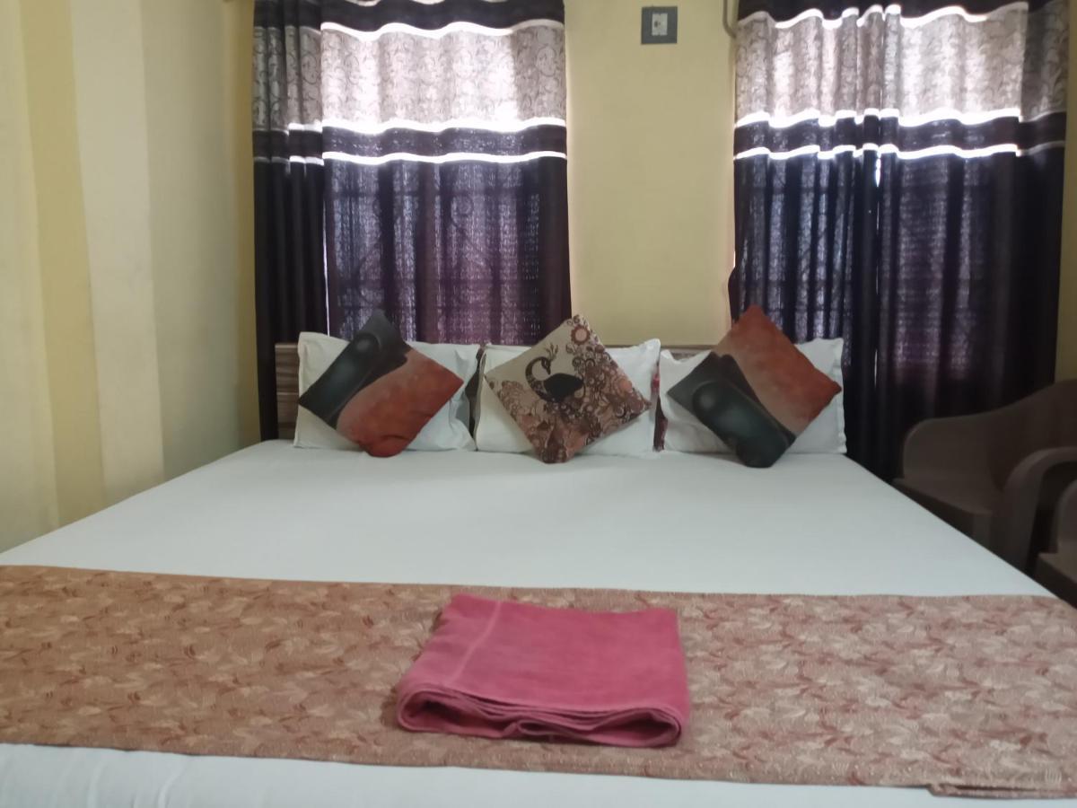 כלכותה Hotel Royale מראה חיצוני תמונה
