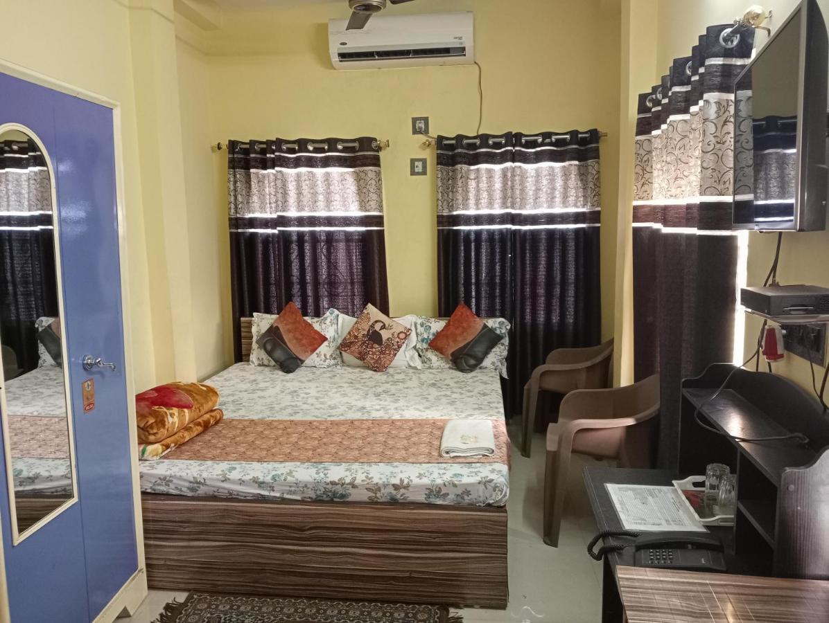 כלכותה Hotel Royale מראה חיצוני תמונה