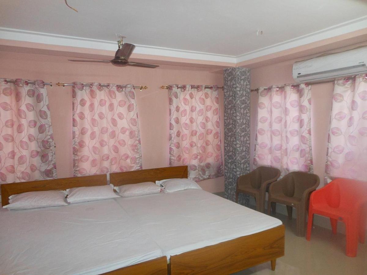 כלכותה Hotel Royale מראה חיצוני תמונה