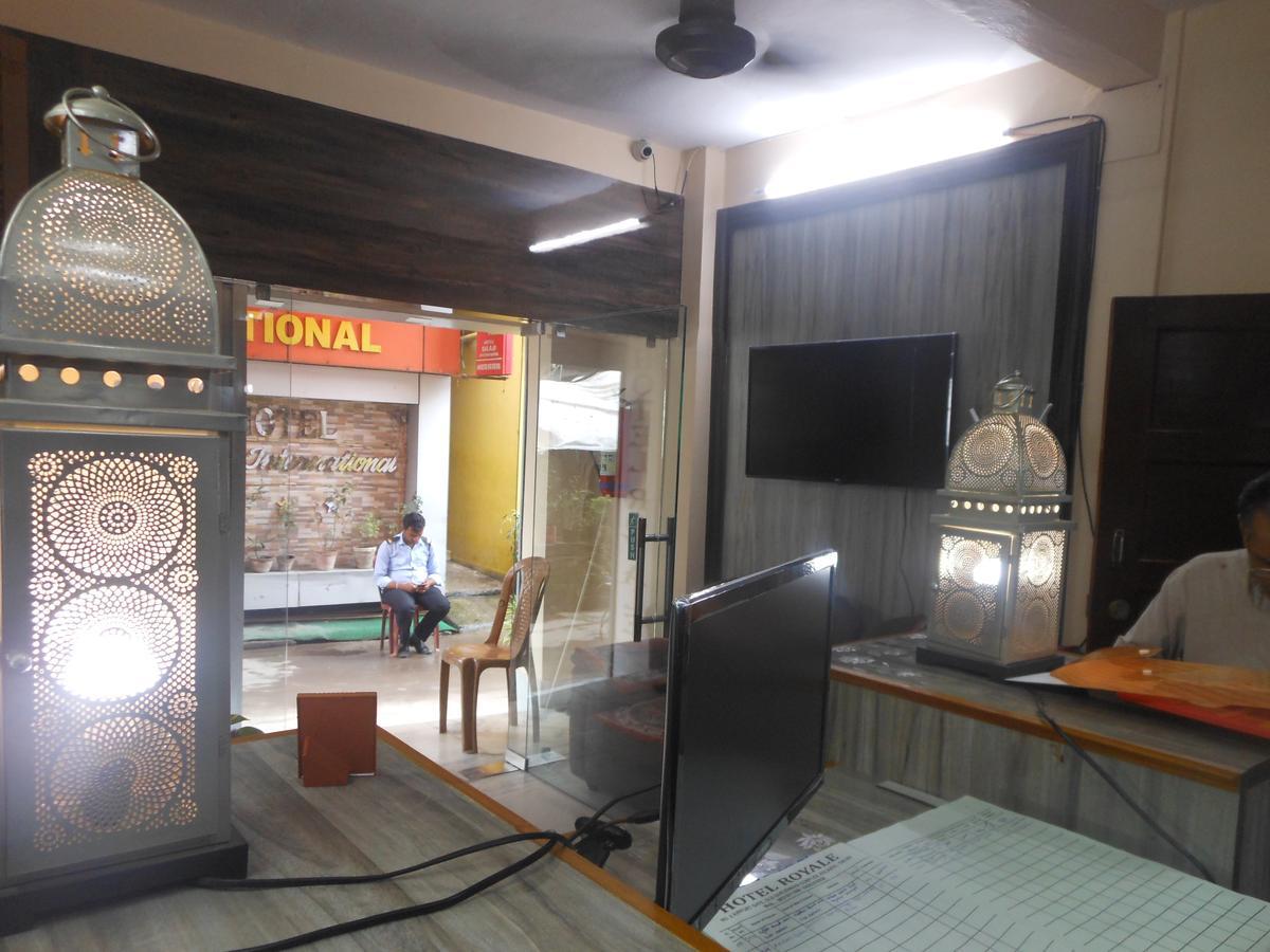 כלכותה Hotel Royale מראה חיצוני תמונה
