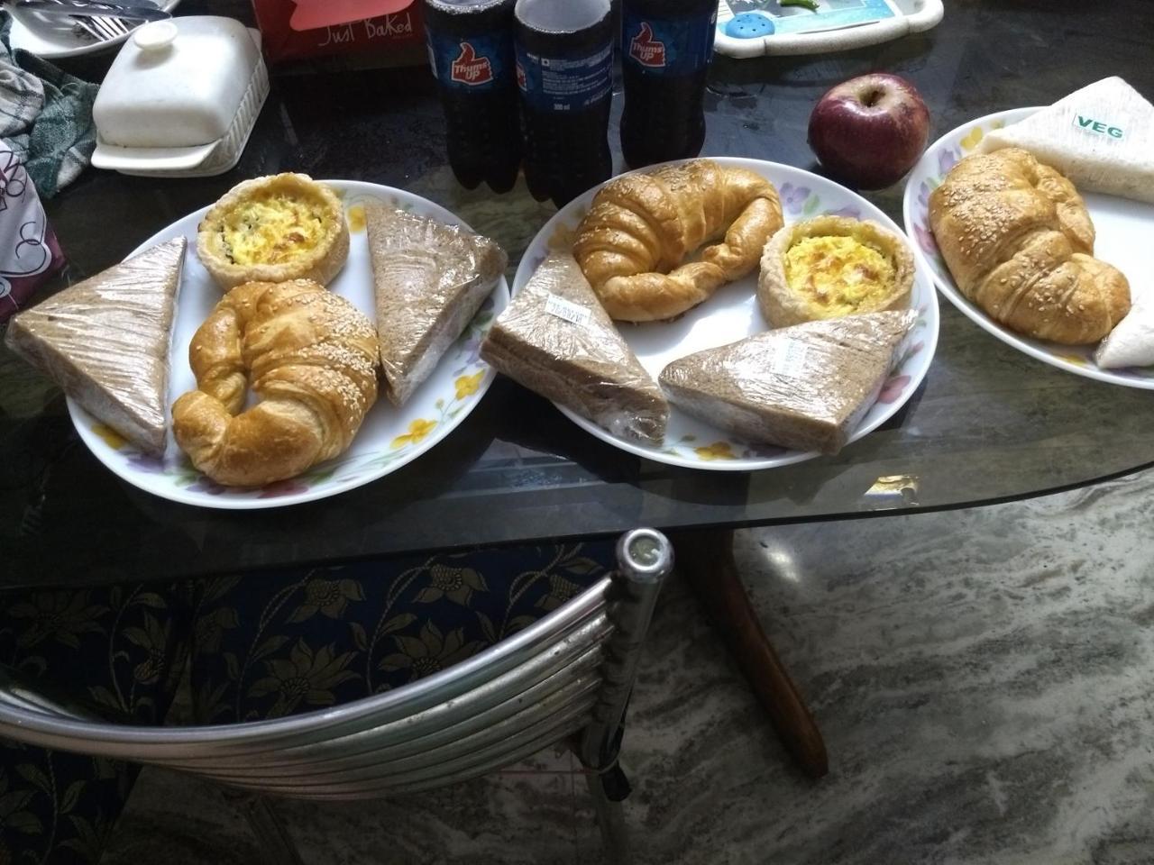 כלכותה Hotel Royale מראה חיצוני תמונה