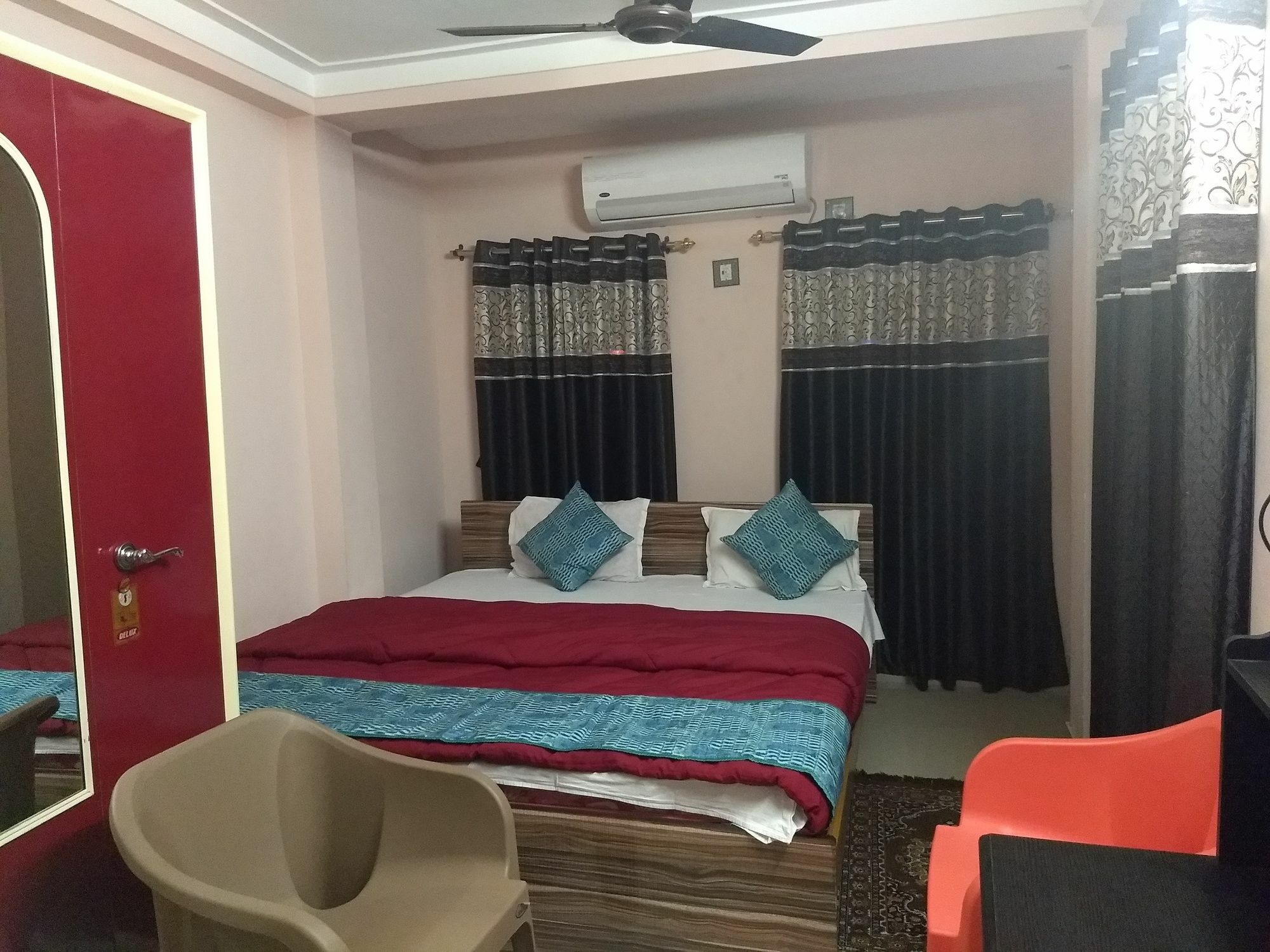 כלכותה Hotel Royale מראה חיצוני תמונה